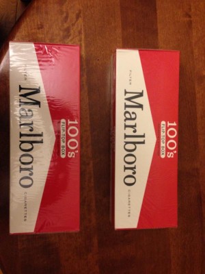 Marlboro 100  box 1.JPG