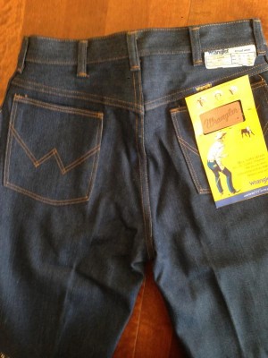 Wrangler 110345V  34x34 7.JPG