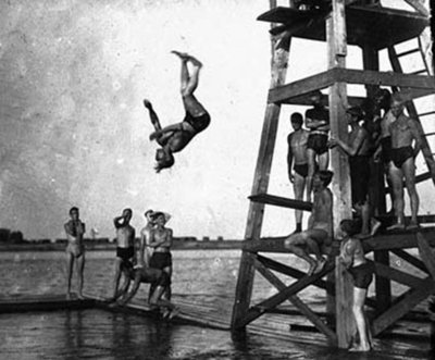 Отдых на воде. Кировская обл. 1932 - 1936.jpg